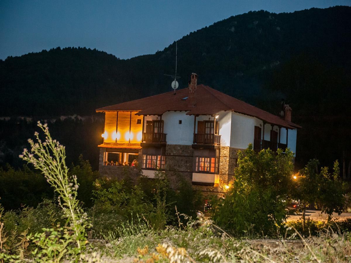 Sintrivanis Mountain Ano Skotina Bagian luar foto