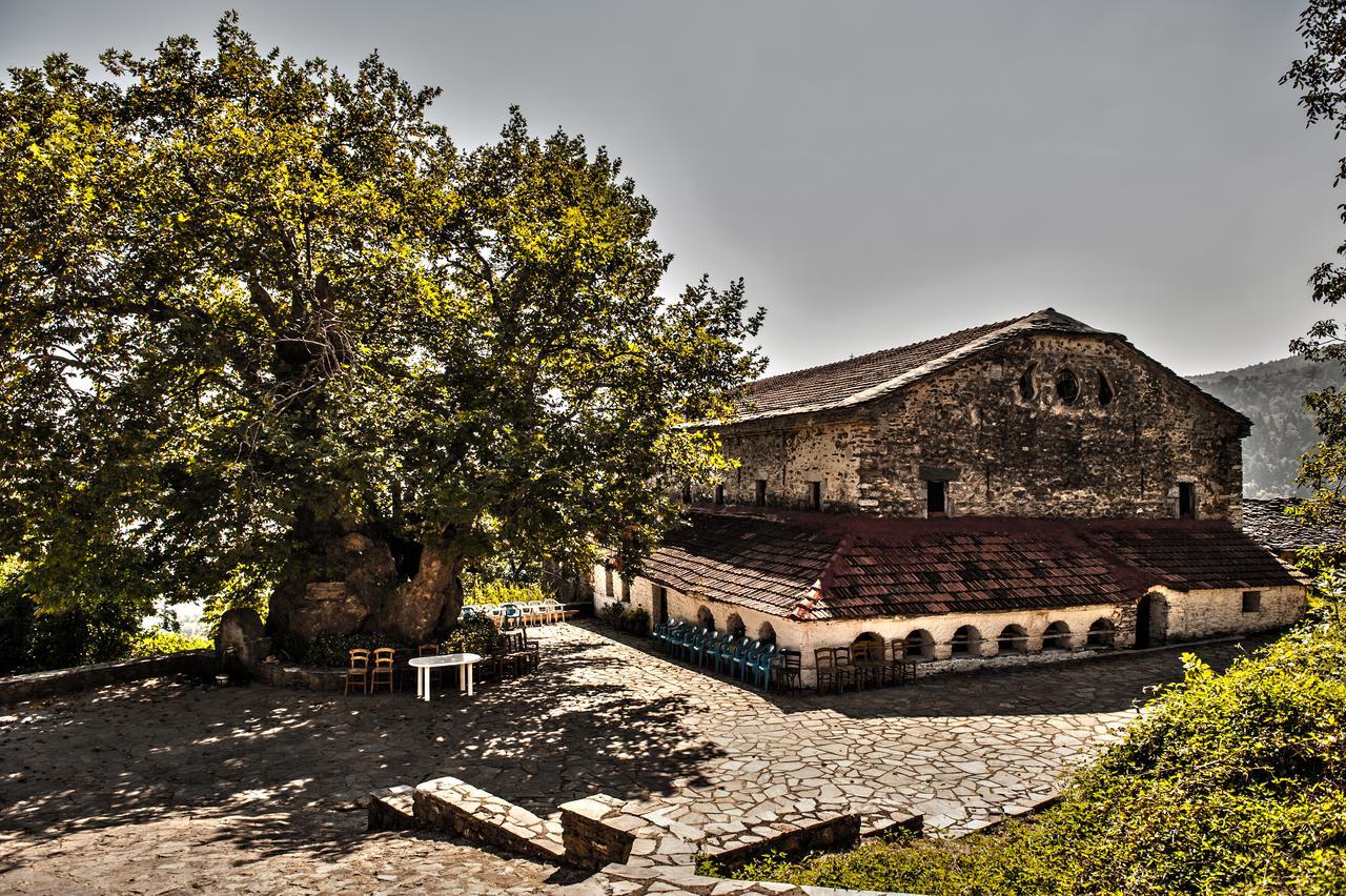 Sintrivanis Mountain Ano Skotina Bagian luar foto